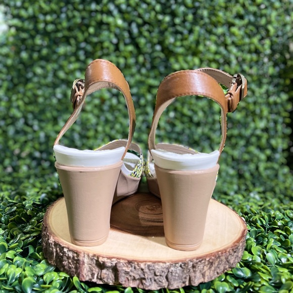 NWOT Crocs 7 Leigh Wedge Sandals - Picture 9 of 12